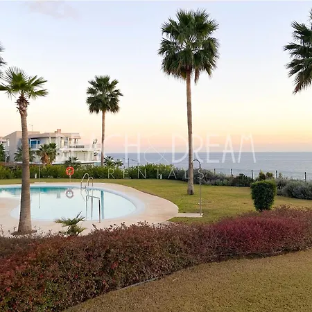 Relax In Reserva Del Higueron - Crystalline